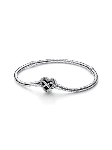 PANDORA Vòng tay Snake chain sterling silver bracelet with infinity heart clasp with clear cubic zirconia màu bạc